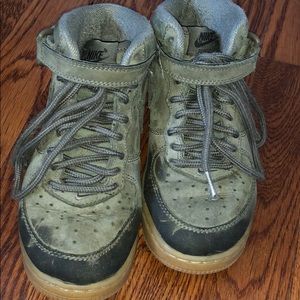 Green suede AF1 mid top. Used- 13c